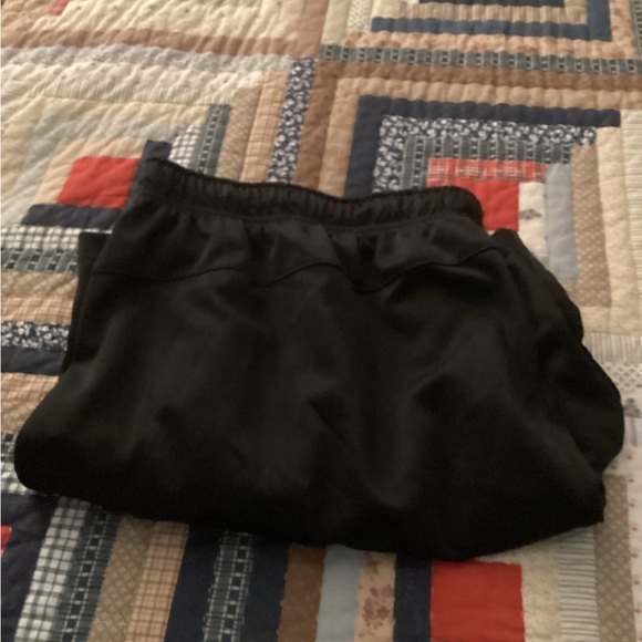 Shorts - Picture 3 of 3